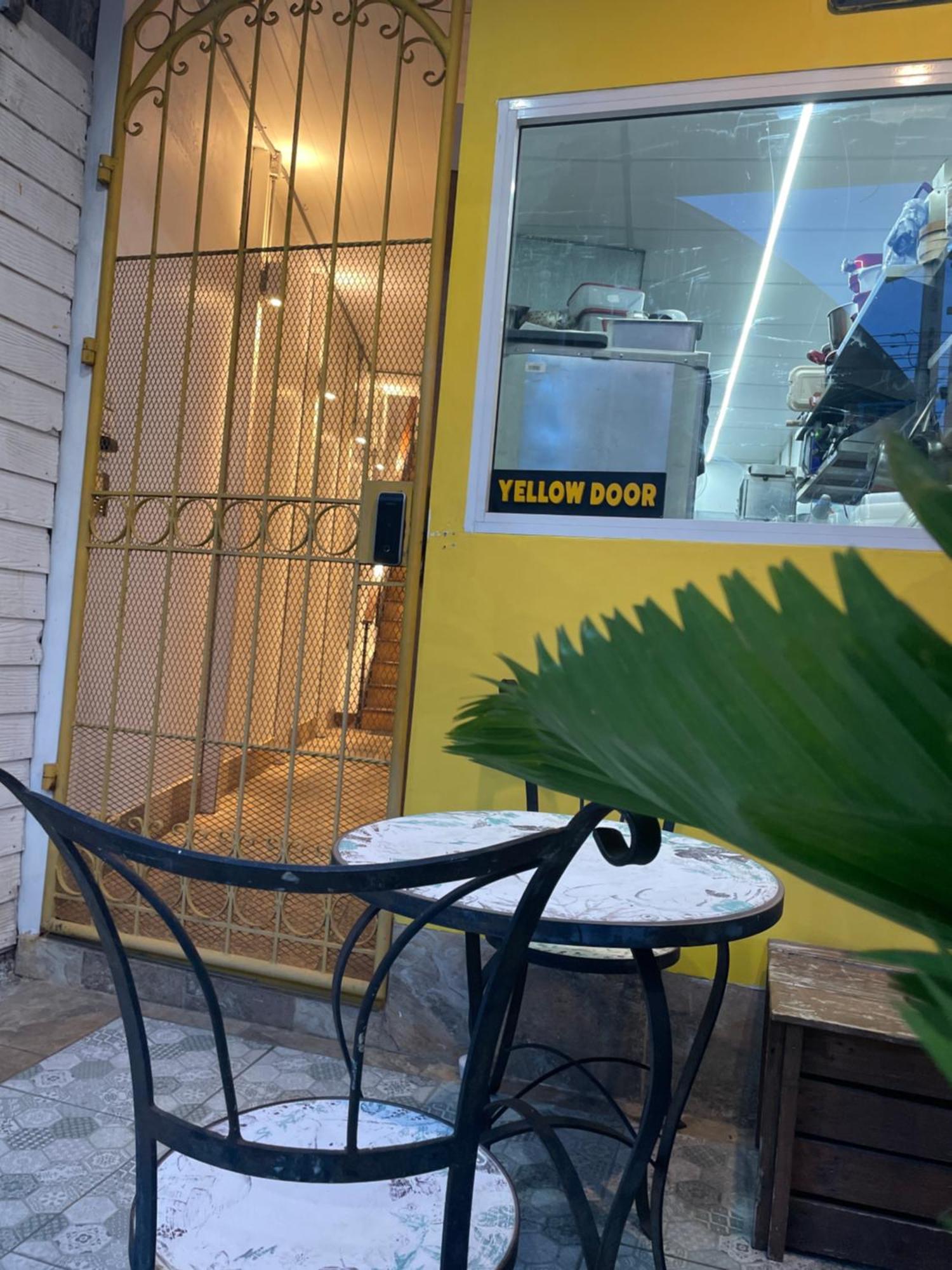 Yellow Door ホアヒン郡 エクステリア 写真
